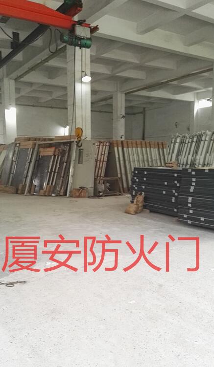 裝車(chē)發(fā)貨車(chē)間.jpg